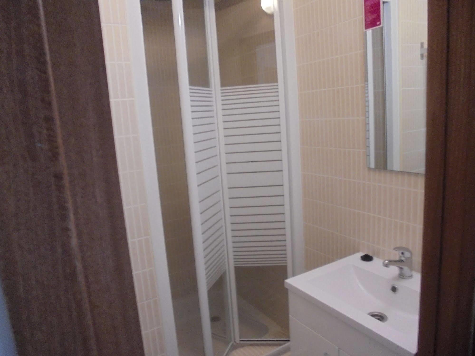 Lagos City Center Guest House & Hostel Dış mekan fotoğraf